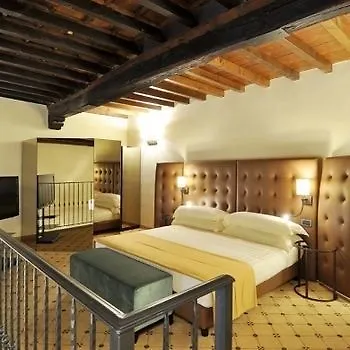 Hotel Castello Visconteo Cassano dʼAdda