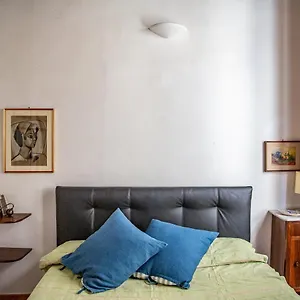 Lovely One Bedroom Nearby Ponte Vecchio , Florence Italy