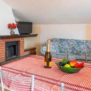 Apartment Bellavista Garden And Flowers, Varenna