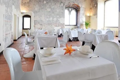 Hotel Castello Visconteo Cassano dʼAdda